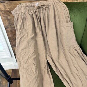 Paperbag style khaki colored pants